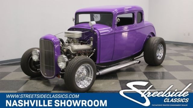 1932 Ford 5-Window --