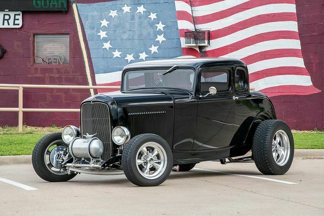 1932 Ford 5-Window Coupe --