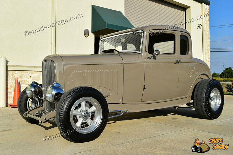 1932 Ford Hot Rod Hi-Boy 5 Window Coupe Retro-Rod