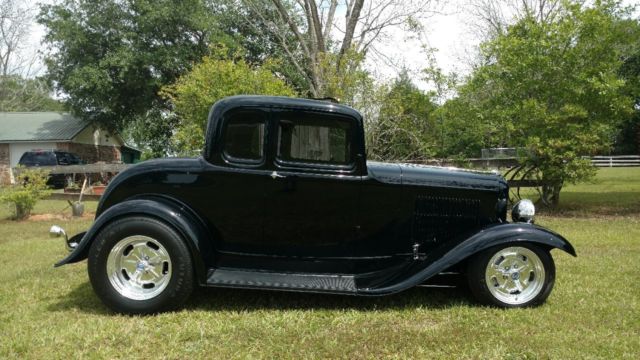 1932 Ford 5 WINDOW COUPE