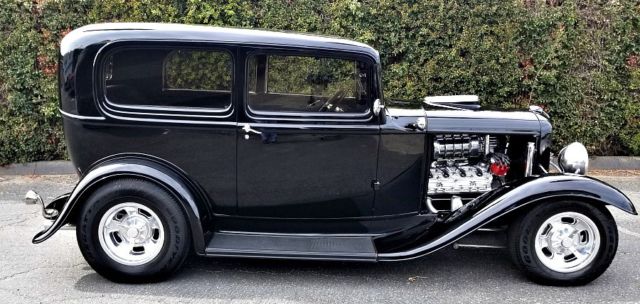 1932 Ford tudor deluxe
