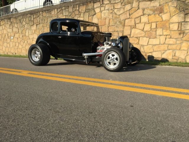 1932 Ford Coupe - FRESH RESTORATION WITH LESS THEN 500 MILES -
