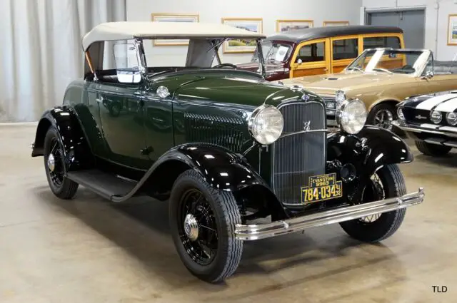 1932 Ford Deluxe Roadster