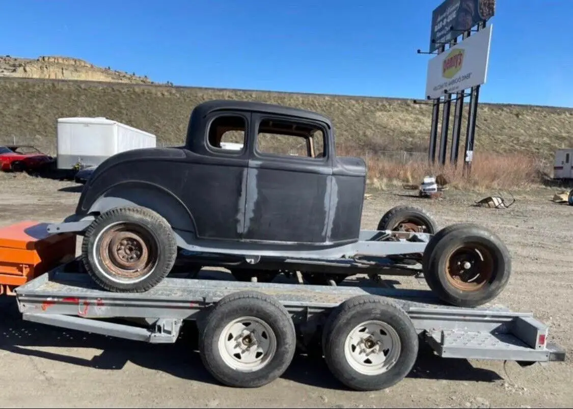 1932 Ford Model B 5 window coup