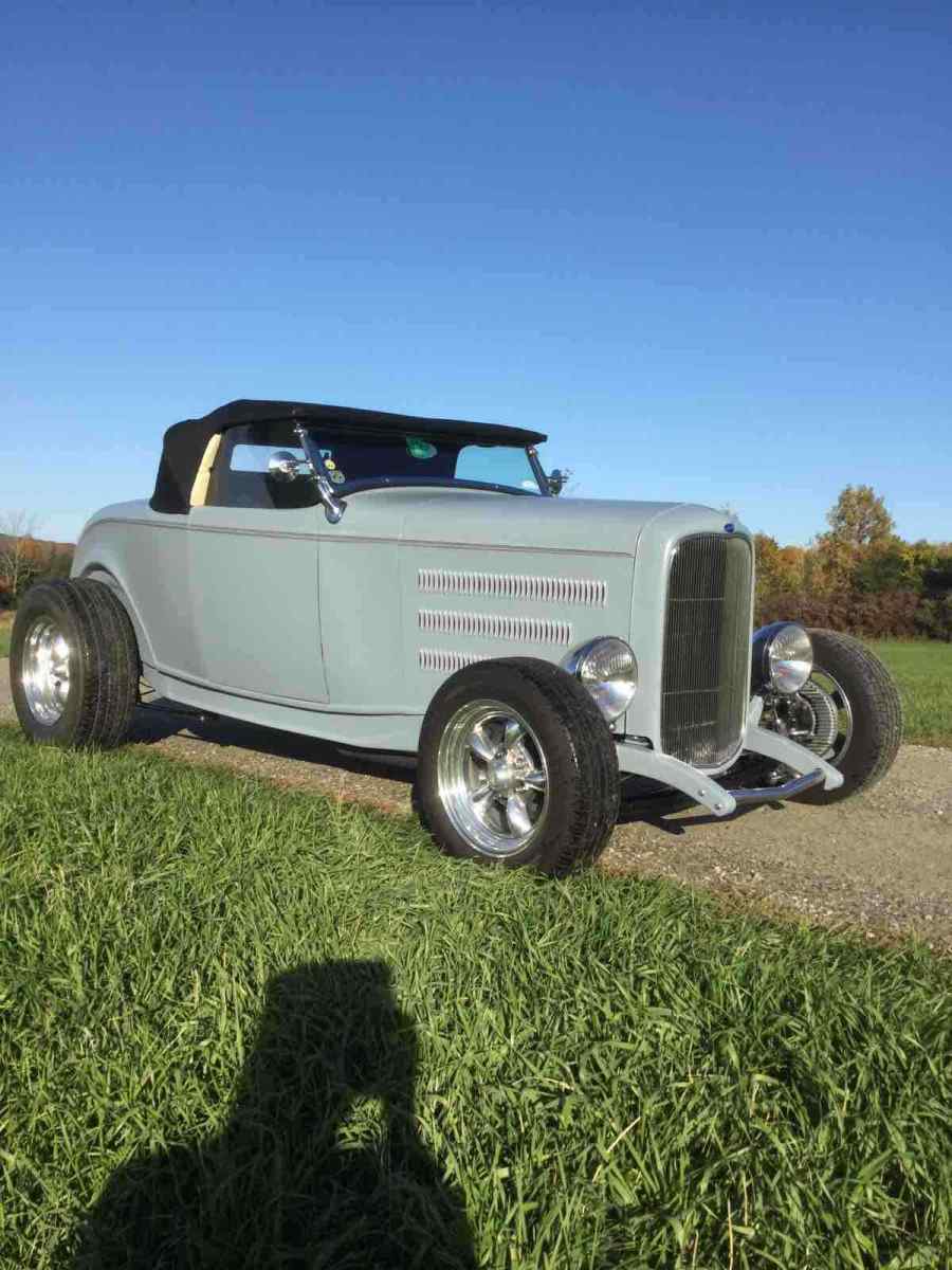 1932 Ford Model B roadster