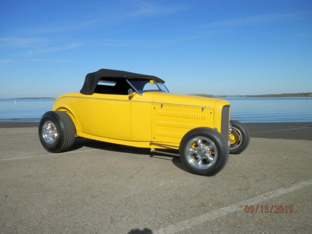 1932 Ford Roadster Cloth Top leather interior