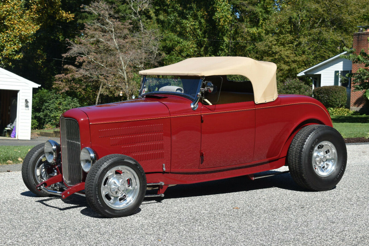 1932 Ford Roadster Highboy Hot Rod Show Car