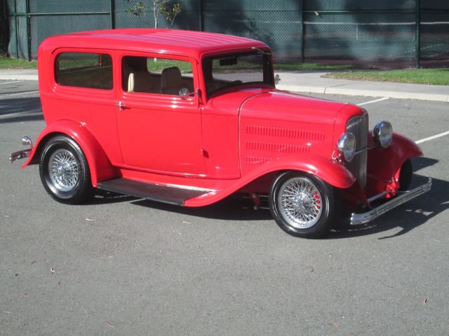 1932 Ford 2 door sedan