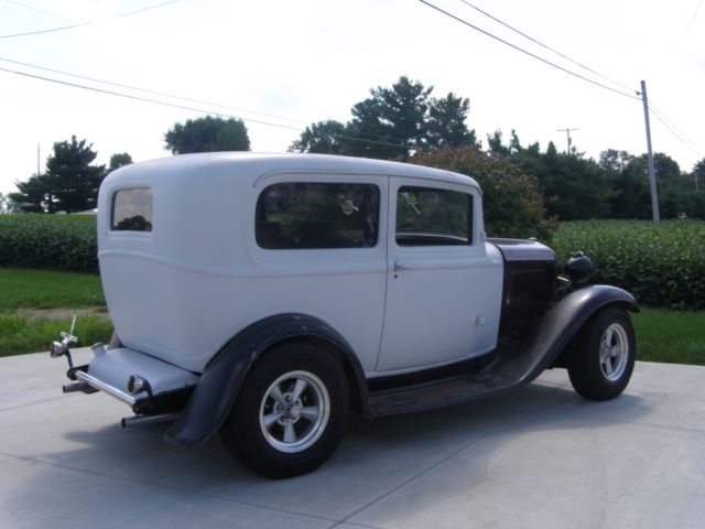 1932 Ford Tudor Sedan ALL STEEL