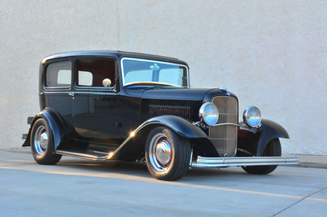 1932 Ford TUDOR SEDAN