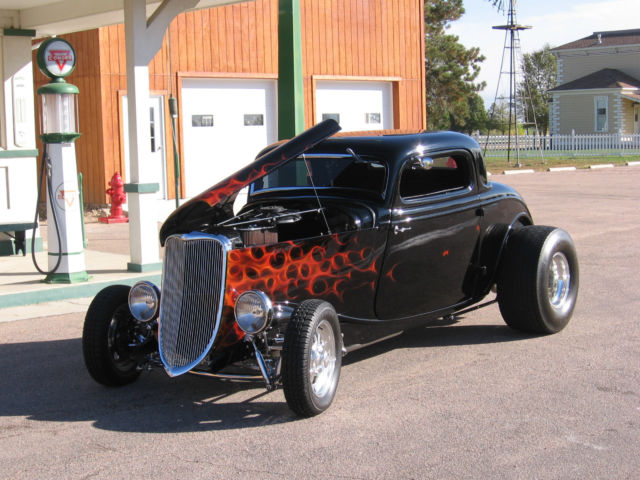 1933 Ford  3 Window  Coupe