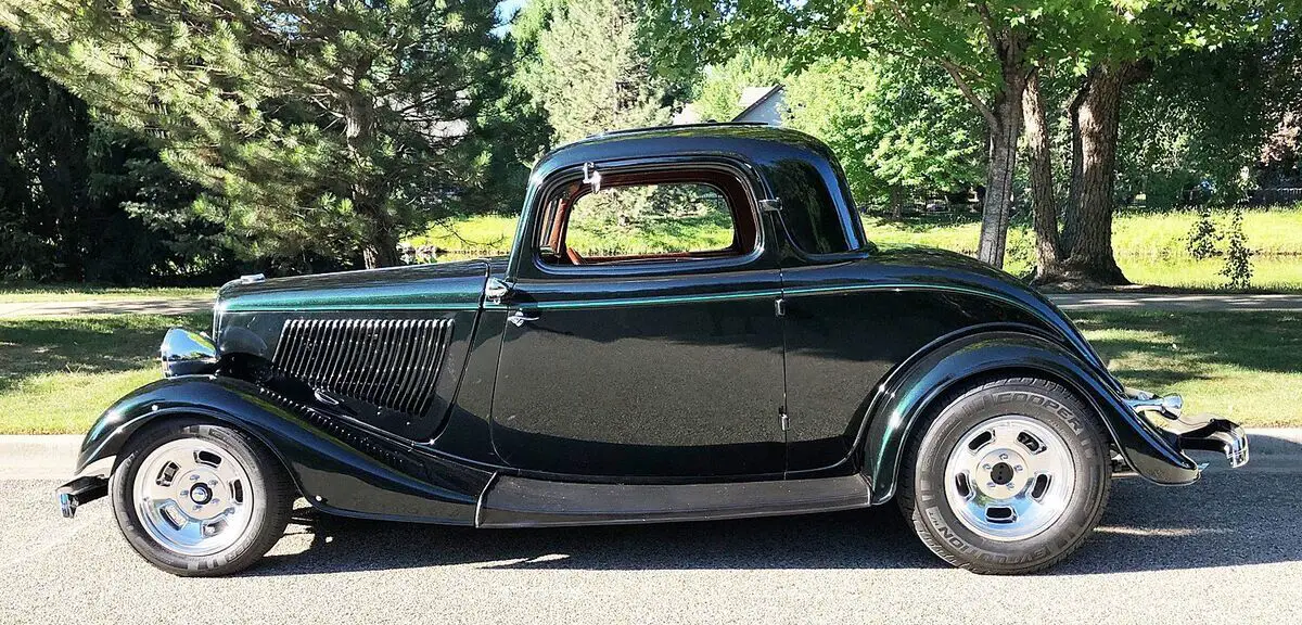 1933 Ford 3 window Coupe