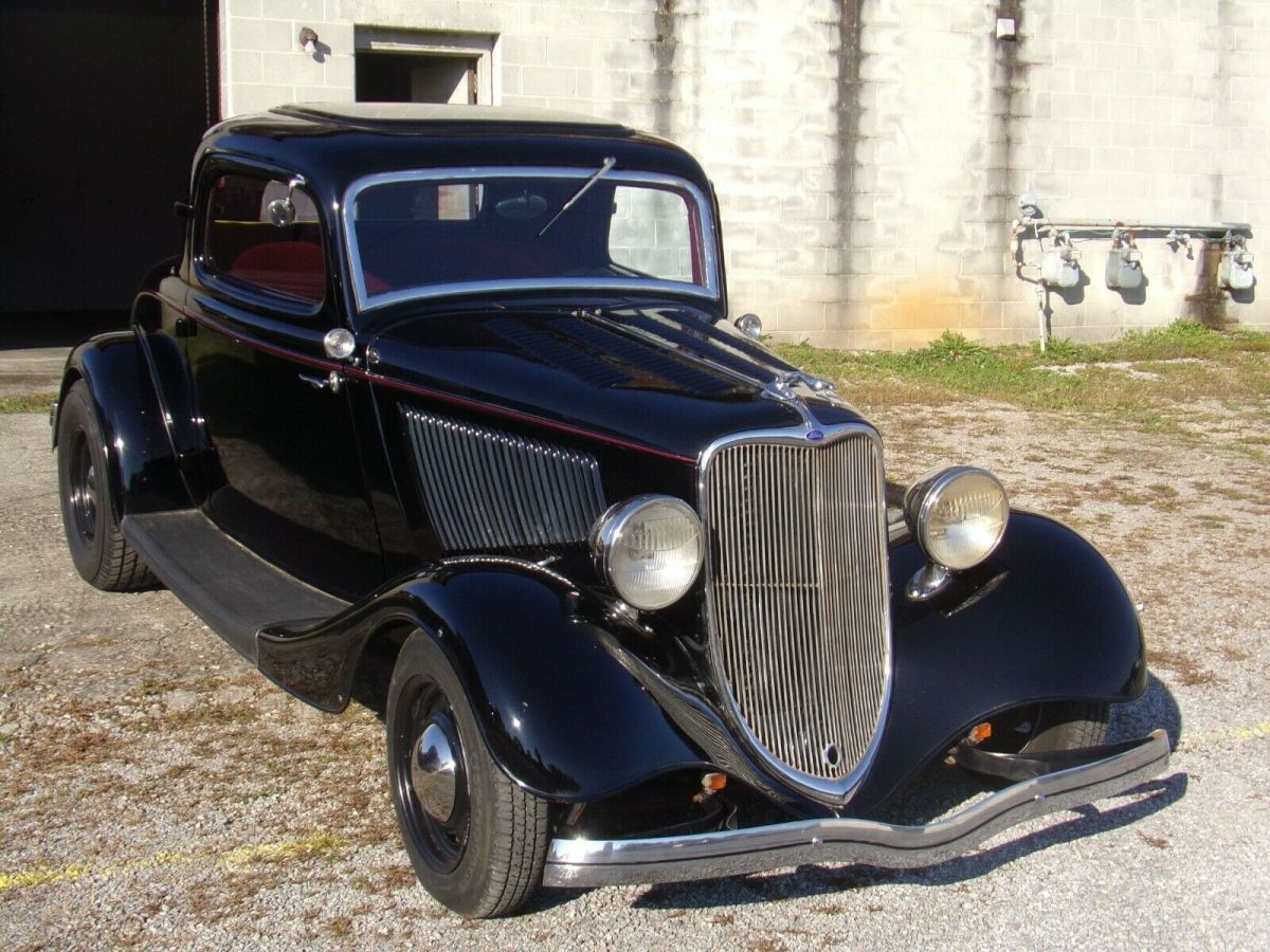 1933 Ford 3 window