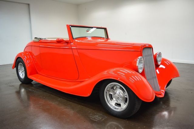 1933 Ford Cabriolet --