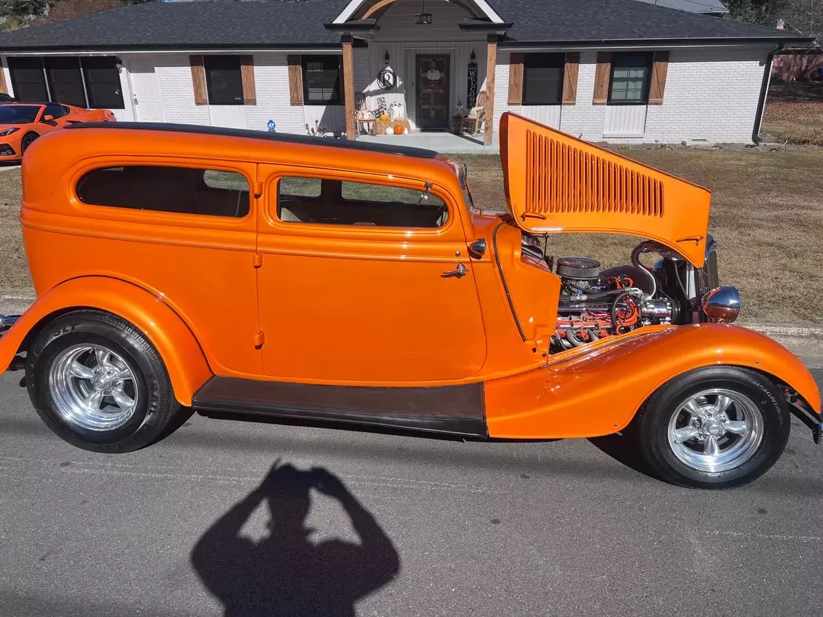 1933 Ford Custom Hot Rod 5 window Tudor coupe