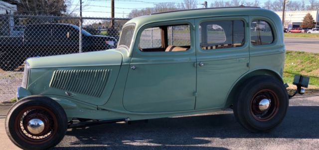 1933 Ford 40