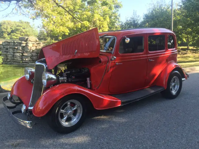 1933 Ford Sedan