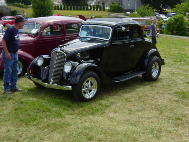 1933 Willys 77
