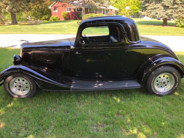 1934 Ford three window coupe