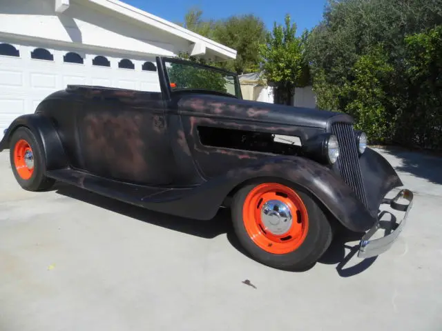 1934 Ford Cabriolet / 3 Window Coupe Fiberglass