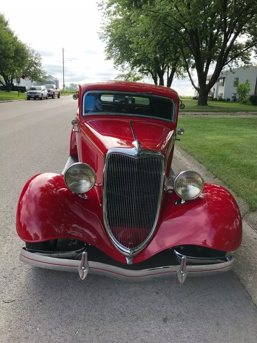 1934 Ford Coupe De Luxe
