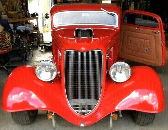 1934 Ford Deluxe