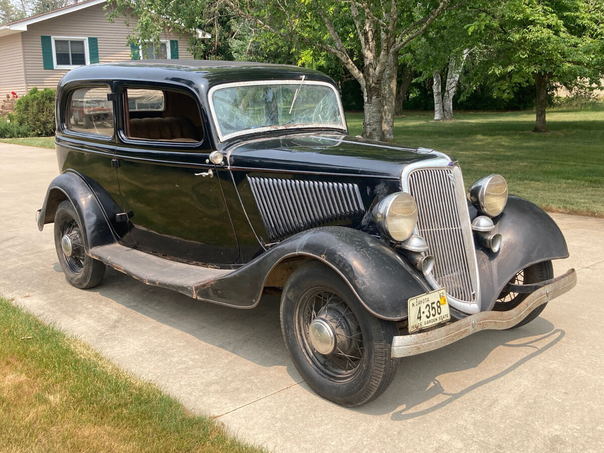1934 Ford Deluxe Eight Deluxe