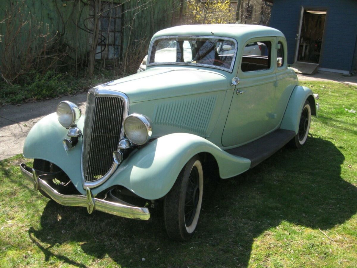 1934 Ford Deluxe