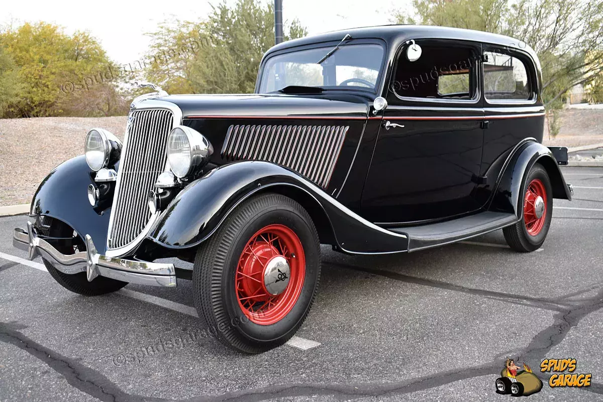 1934 Ford Deluxe Tudor Henry Ford