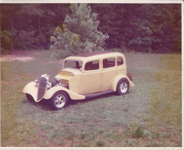 1934 Ford FORDOR DELUXE