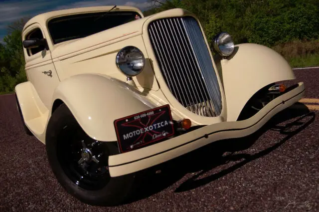 1934 Ford Model 40 Deluxe Replica Coupe