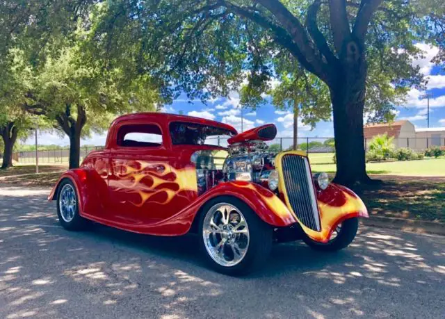 1934 Ford Custom Yellow Flames