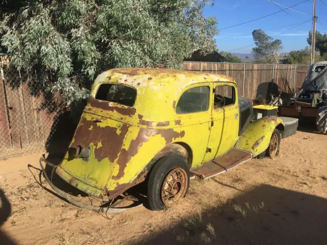 1934 Ford Victoria