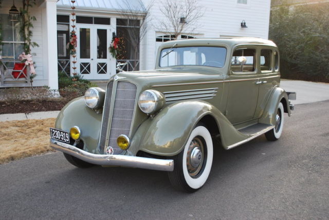 1935 Buick 41 Club Sedan