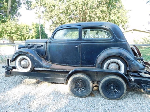 1935 Ford 2 Door Sedan