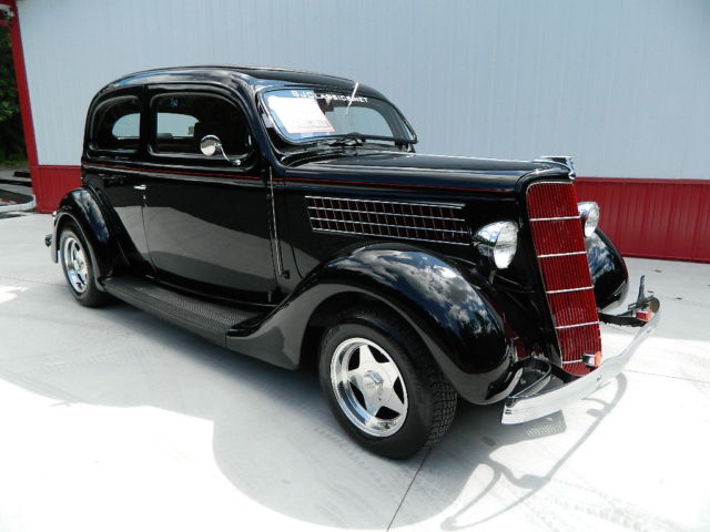 1935 Ford TUDOR HOT ROD TUDOR 2DR HOTROD