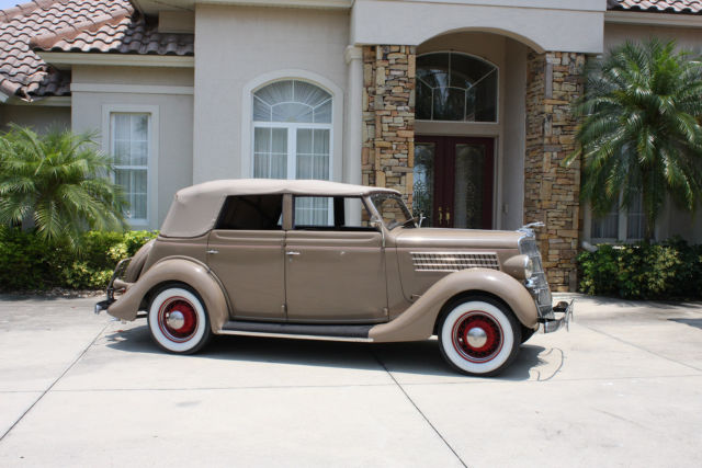 1935 Ford 4 Door Sedan