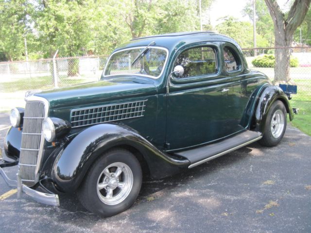 1935 Ford 5-WINDOW
