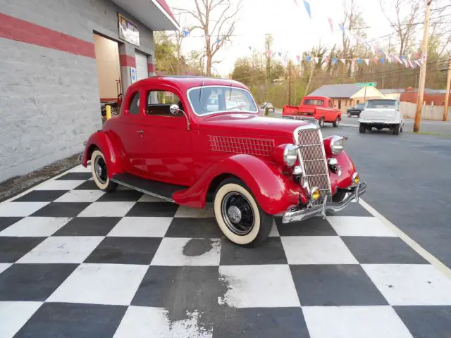 1935 Ford DELUX COUPE