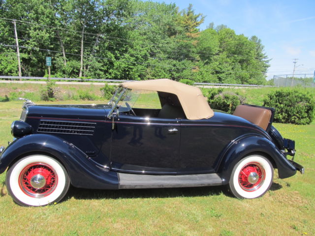 1935 Ford DELUXE ROADSTER