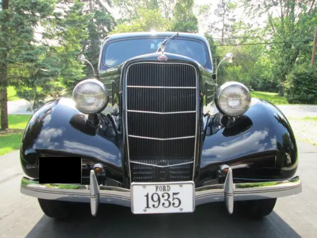 1935 Ford 5 Window Coupe