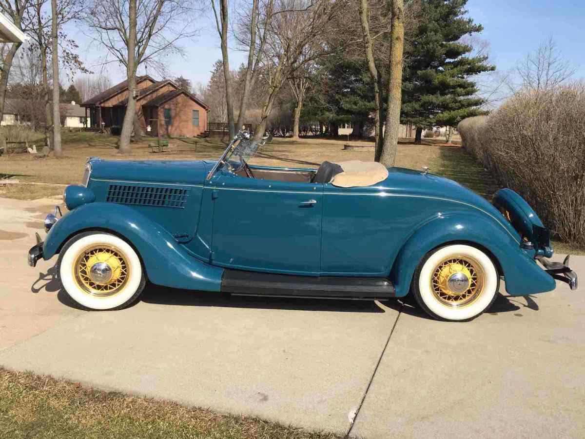 1935 Ford Roadster