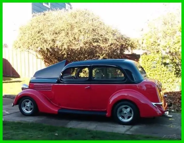 1935 Ford Sedan 2-Door All-Steel Sedan