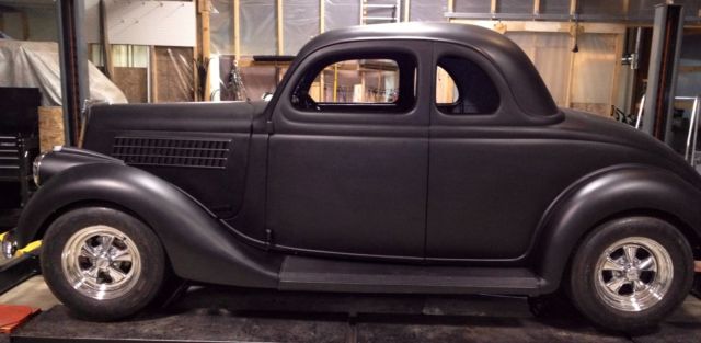 1935 Ford 5 WINDOW COUPE