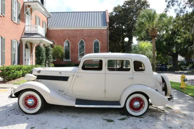 1935 Studebaker Dictator Suicide Sedan