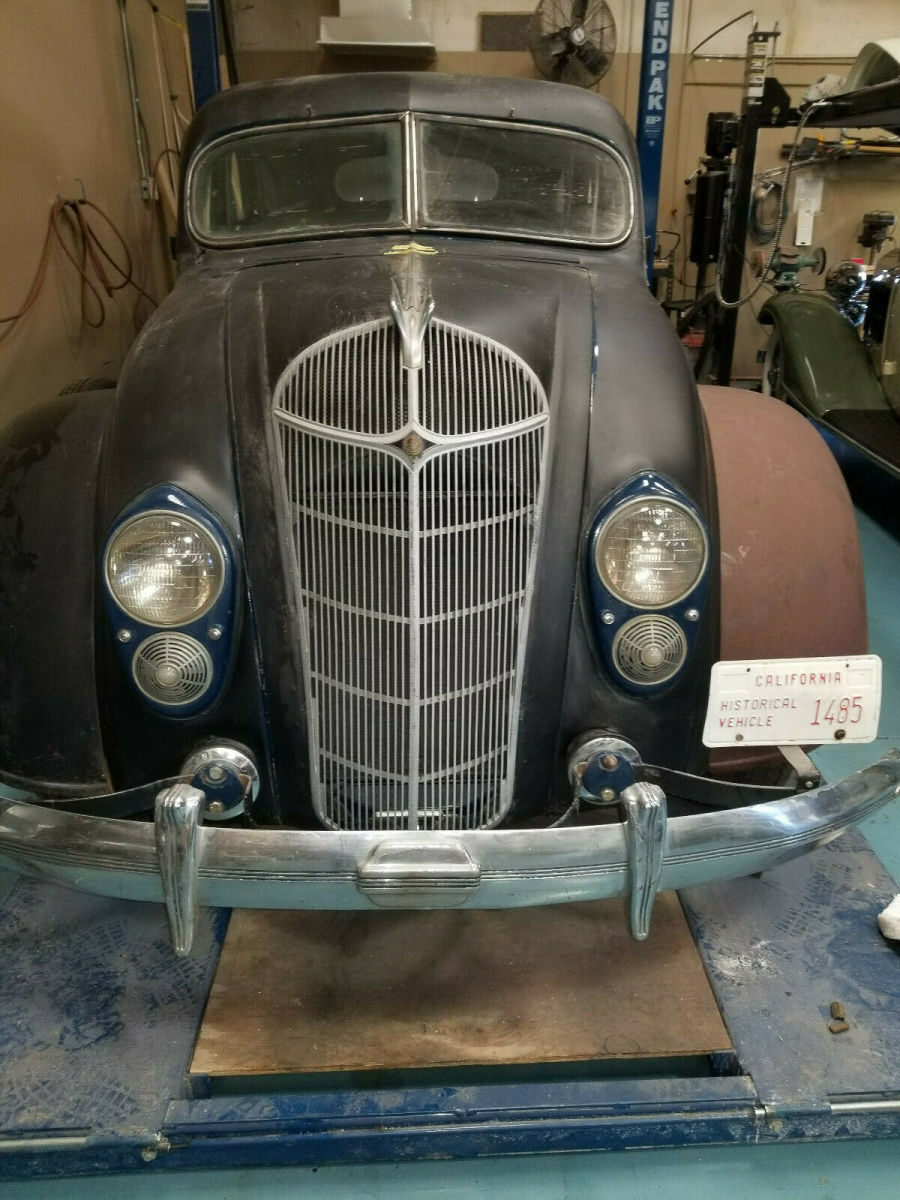 1936 Chrysler Imperial 4 door sedan