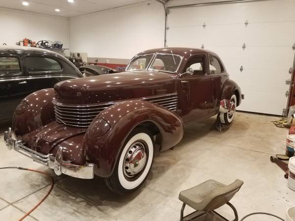 1936 Cord 810 Westchester / Beverly interior