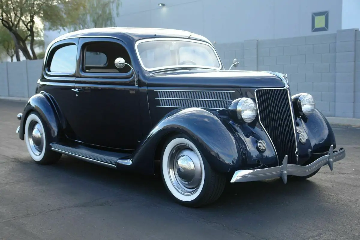 1936 Ford 2 Door Humpback