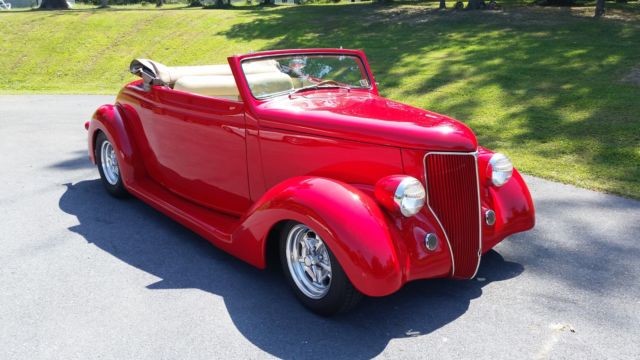 1936 Ford cabriolet convertible