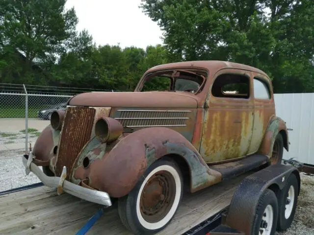 1936 Ford Sedan